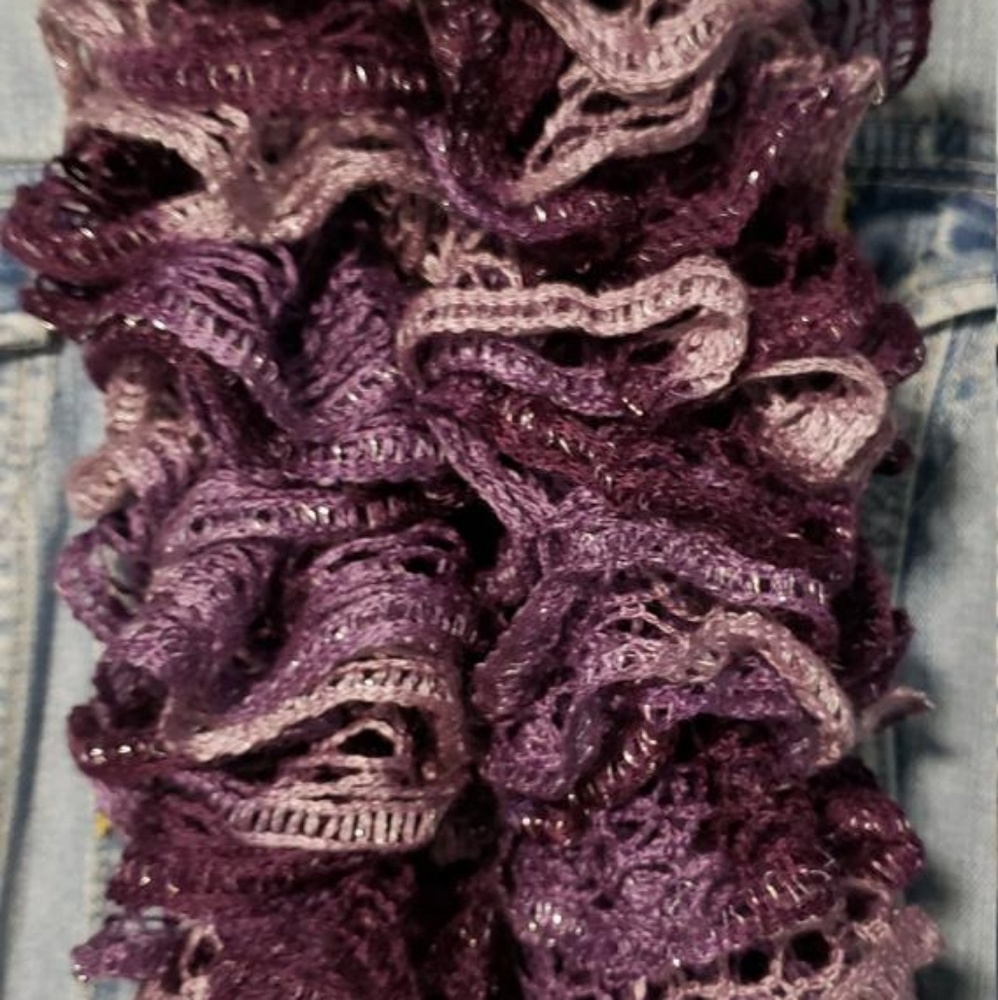 Knitted Ruffle Scarf - Picture 4 of 4